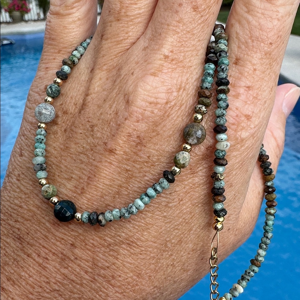 🍁New Howlite beaded necklace
